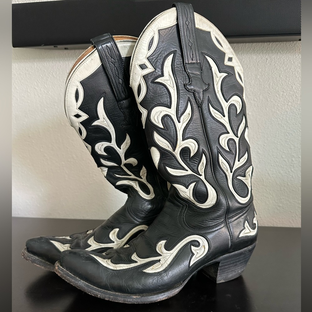 M.L. Leddy’s Women’s Cowboy Boots, Black and White Heart Design, Size 8